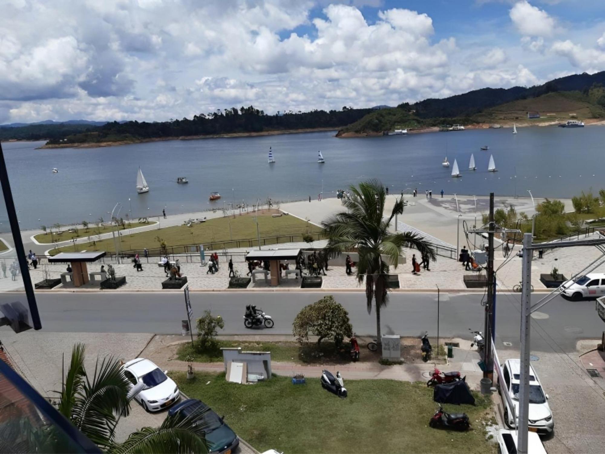 Hotel Guatatur กัวตาเป ภายนอก รูปภาพ