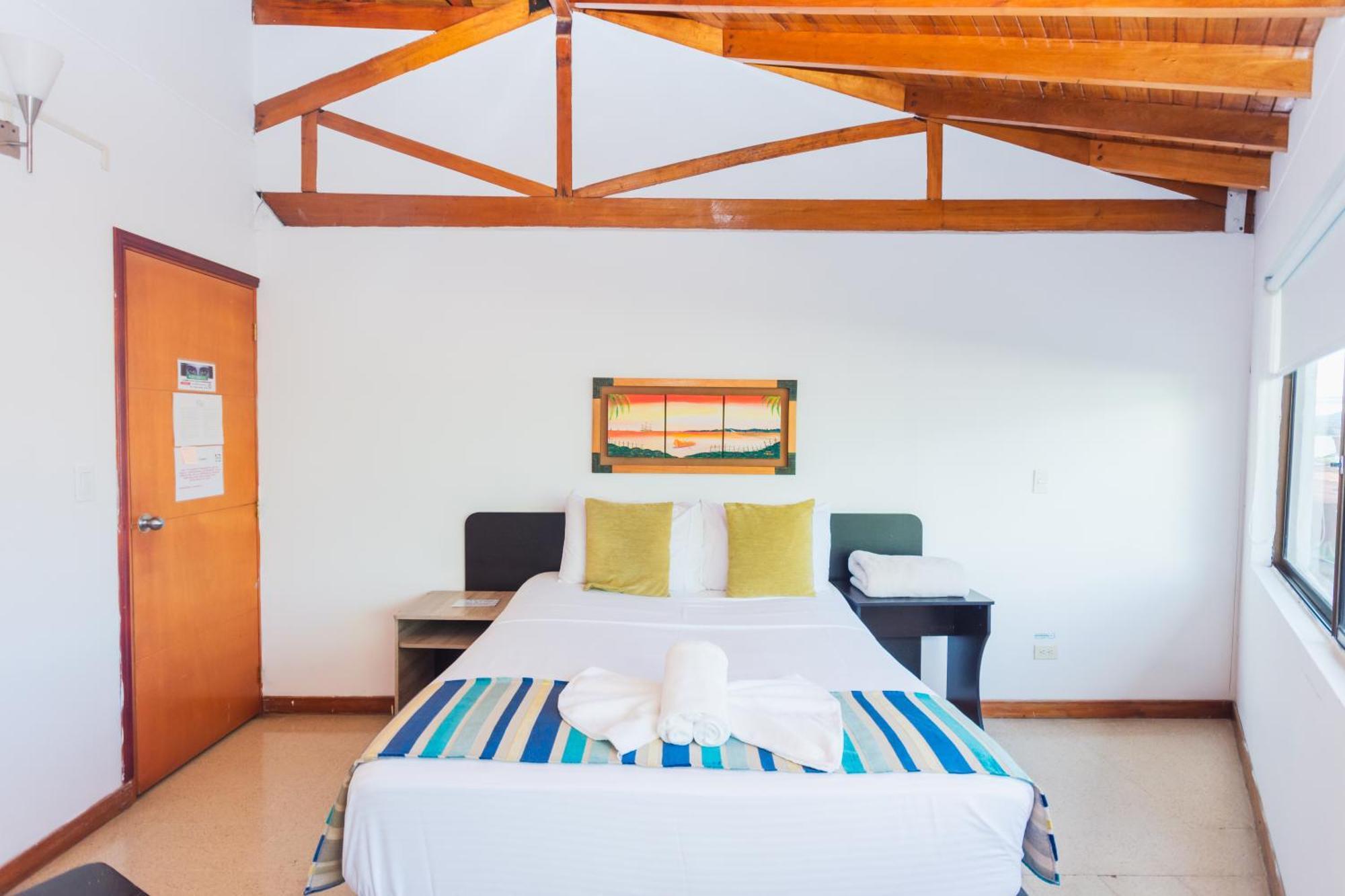 Hotel Guatatur กัวตาเป ภายนอก รูปภาพ