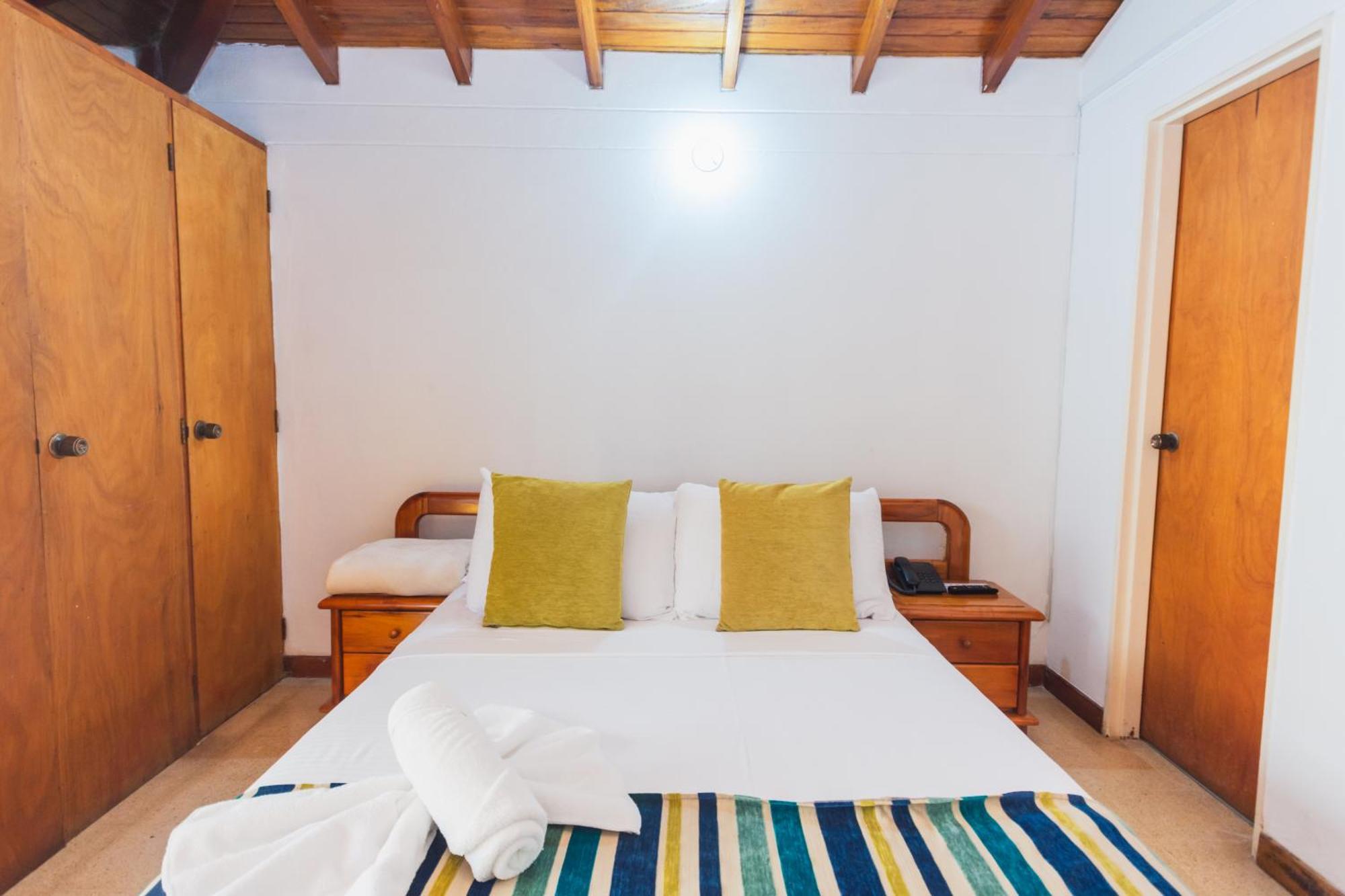 Hotel Guatatur กัวตาเป ภายนอก รูปภาพ