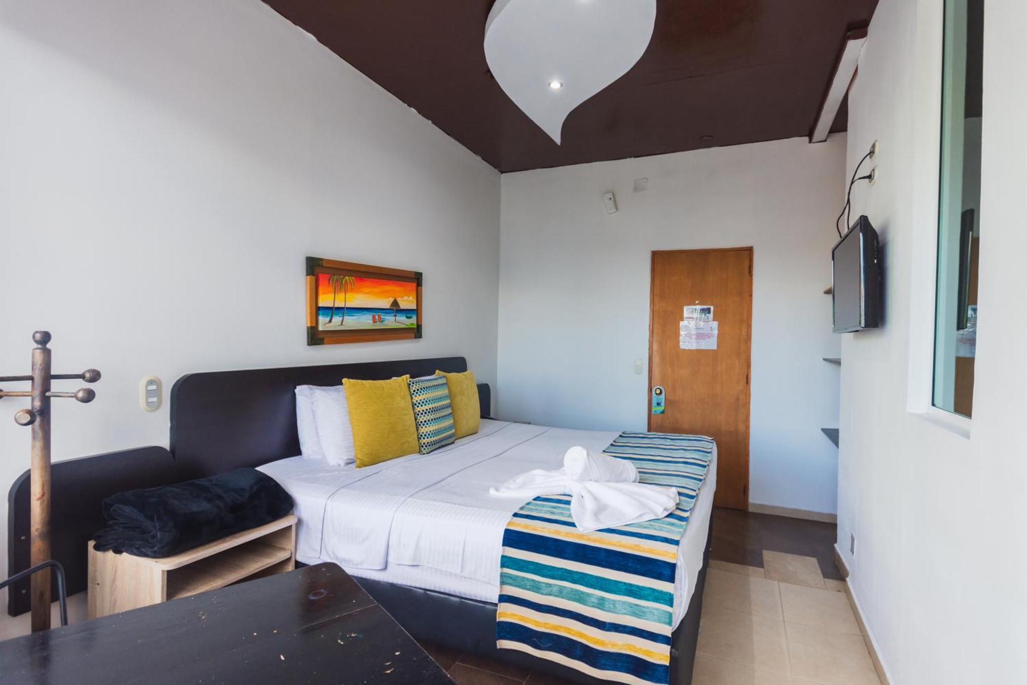 Hotel Guatatur กัวตาเป ภายนอก รูปภาพ