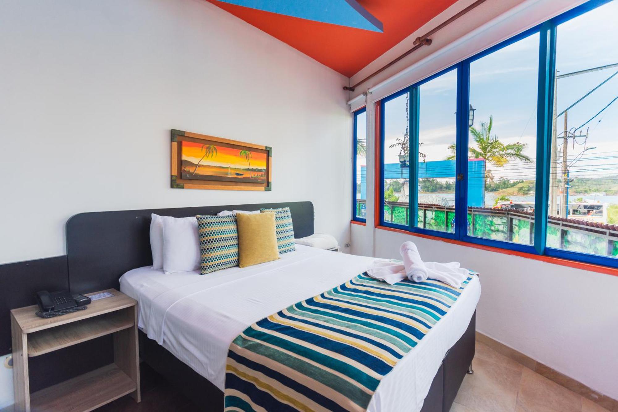 Hotel Guatatur กัวตาเป ภายนอก รูปภาพ