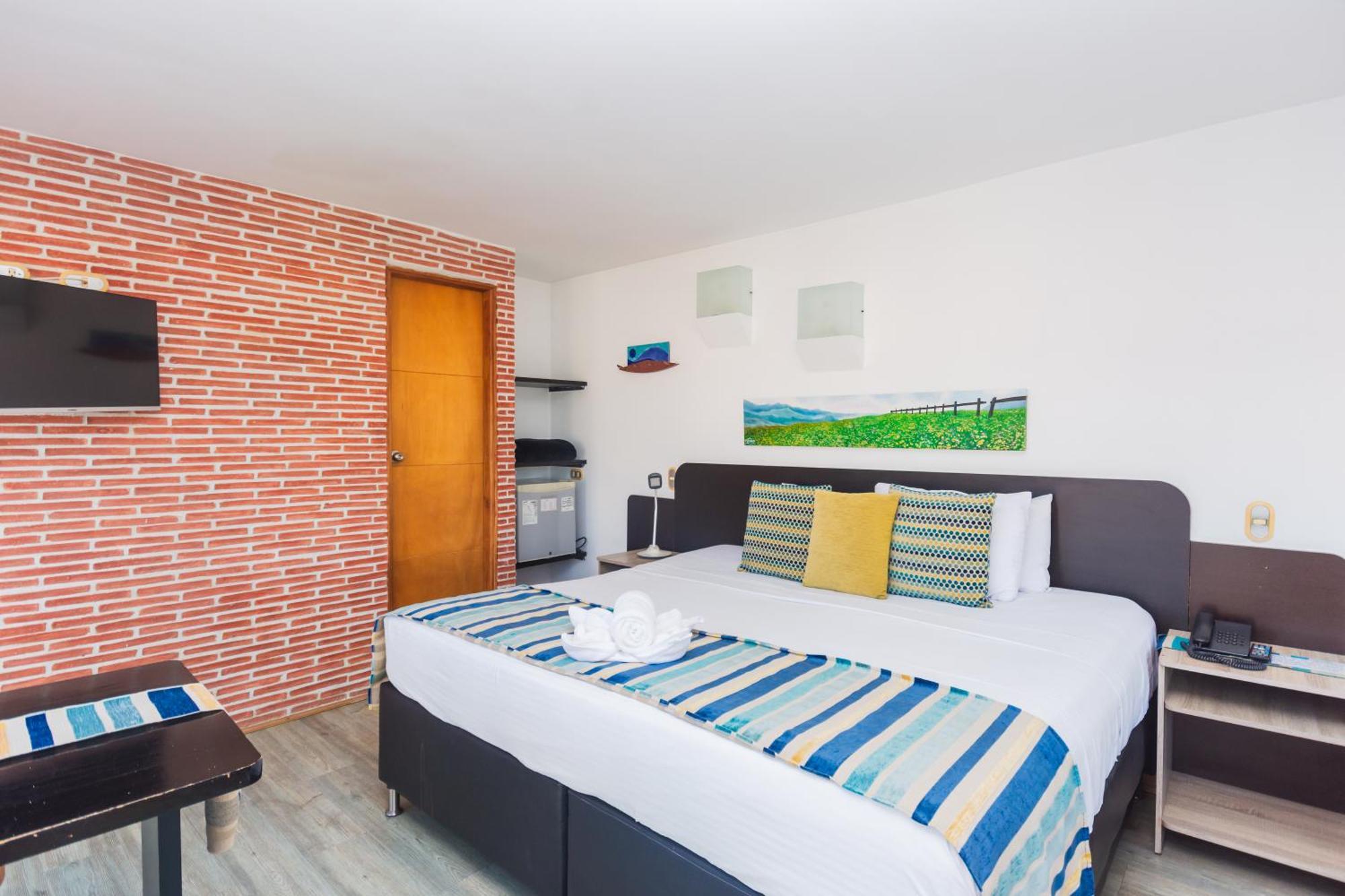 Hotel Guatatur กัวตาเป ภายนอก รูปภาพ