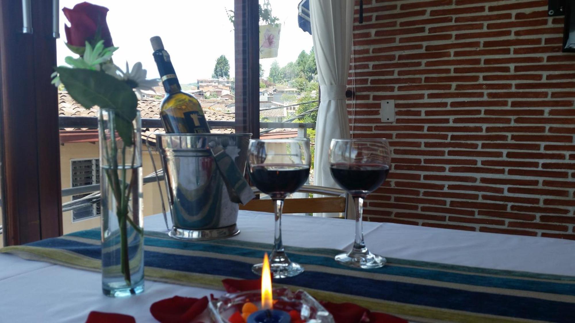 Hotel Guatatur กัวตาเป ภายนอก รูปภาพ